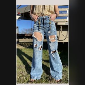 KELSEY DISTRESSED JEAN